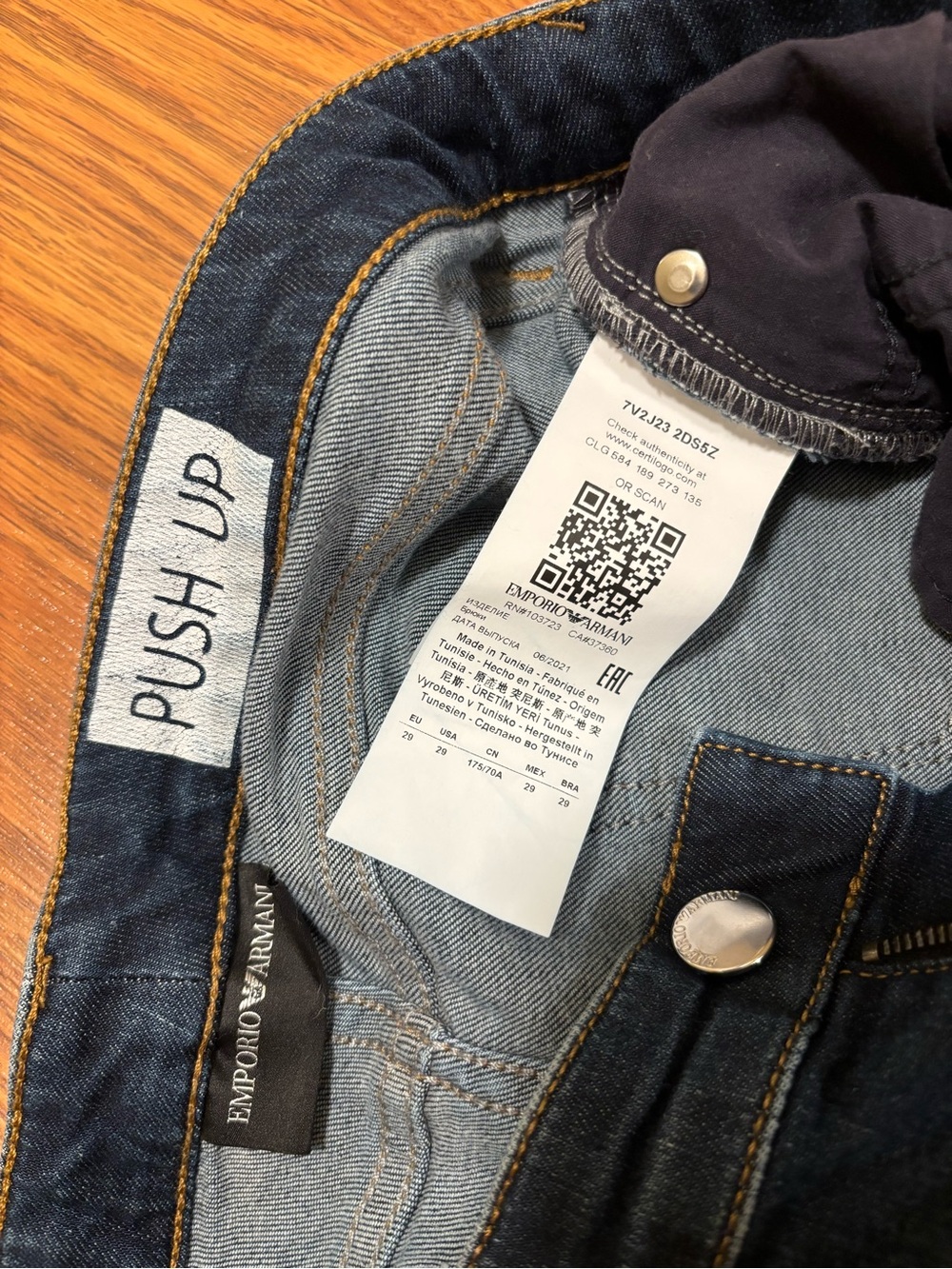 Emporio Armani Push-Up Skinny Jeans - Picture 6 of 10